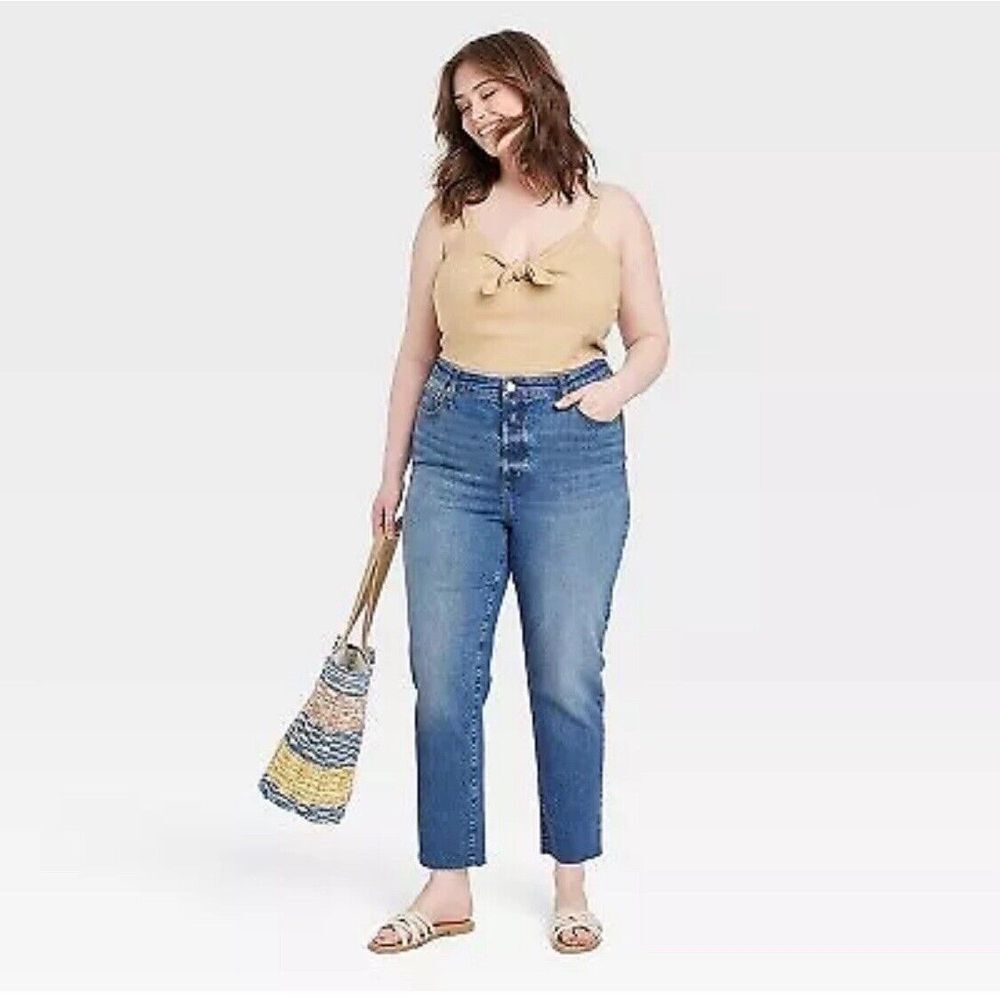 Universal Thread Women's High Rise Jeans - Classic Blue